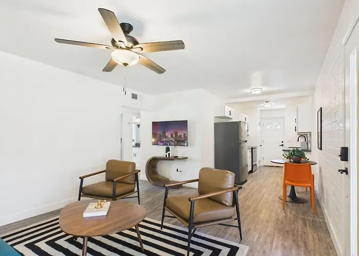 Holiday home Dawn-in Old Town-walk To Entertainment District *
